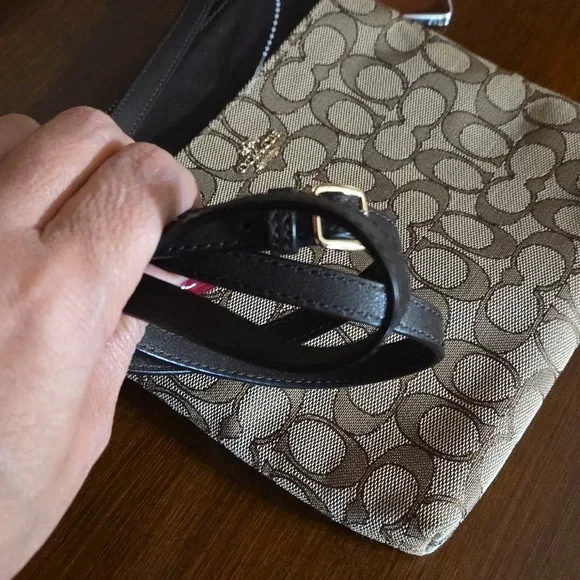 Coach Kitt Messenger Crossbody NWOT - Picture 4 of 12